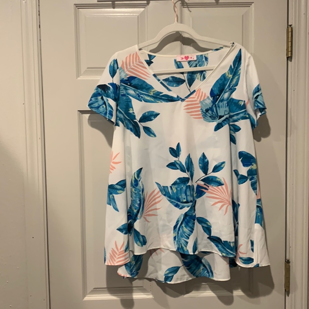 Buddylove tropical flutter sleeve top. Size medium. Worn once